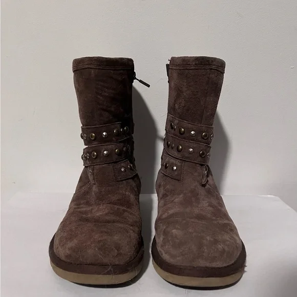 UGG Boots - Picture 4 of 16